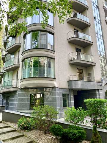 Івана Франка вул., 11