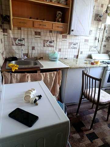 Продаю 3к/кв ул.Пушкинская ,гараж,закрытый двор 32000$