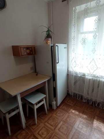 Метро Чернігівська, вул.Пластова (Сергієнка) 23-А, здам 2к.квартиру