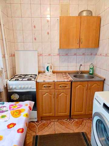 м. Нивки- 5 хв.,  гарна 3-на квартира, вул. Нивська, 7, газ, укриття