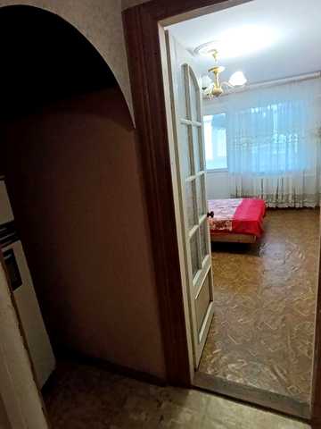 Продаю 2 кім квартиру проспект Миру 2/5, роздільні кімнати на дві сторони