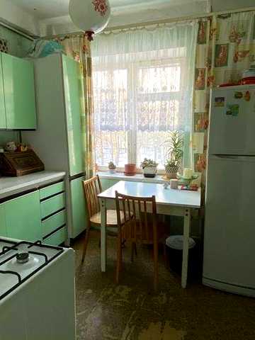 Продам 3-х кімнатну квартиру від власника на Зодчих,34 (Борщагівка)