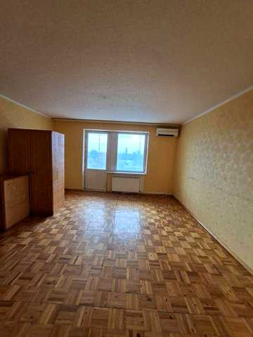 Продам велику 3х кімнатну квартиру, вул.Рожева.