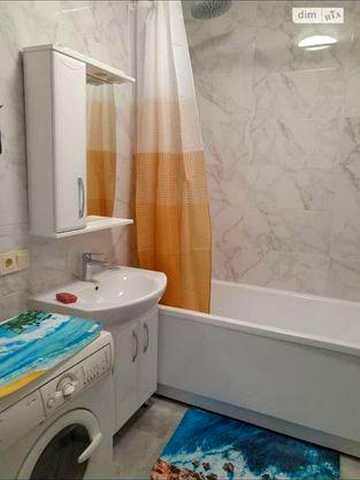 Здам 2 кімнатну квартиру, новий дім, вул. Краківська, 27, ст. Метро Чернігівська 2 хв.  Є інвертор, євро, меблі, сучасна
