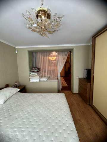 3-кімнатна квартира 74 м² з ремонтом на Ільфа та Петрова
