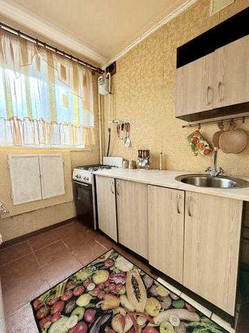 Продаж 1 кв вул. Гудзя. 8 30 кв. м 5/5 -поверх гостинка