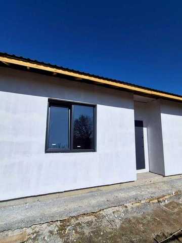 Продам новий одноповерховий будинок 90м2 на ділянці 5 сот, гарне місце