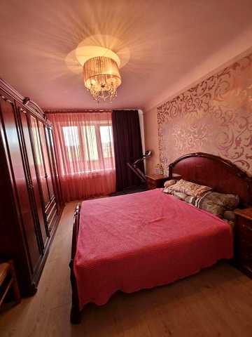 Сдам 2 кв Центр метро Киевская 13500 гр. Военных берём.