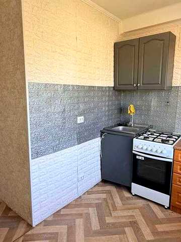 Продам 1 комнатную квартиру район "Старого парка"