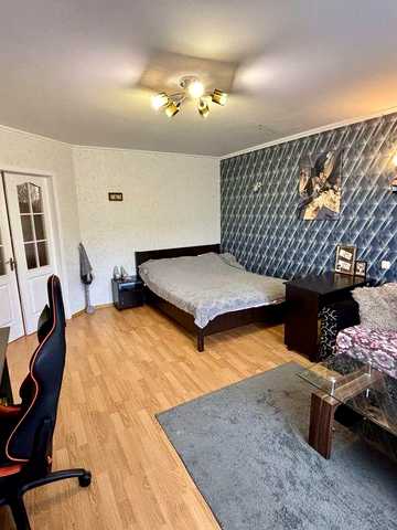 Простора 1-к квартира 50 м² (можна в 2-к), вул. Олександра Бідного