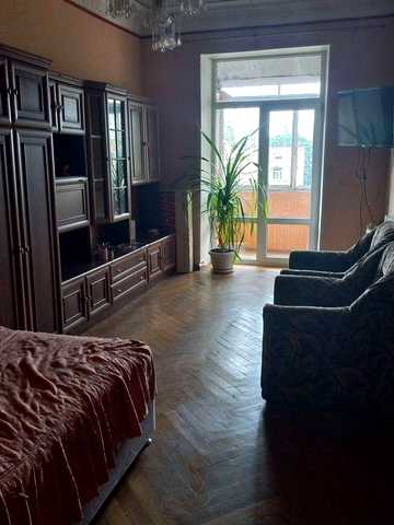 3 кімн квартира на Шулявці,метро 2 хвилини, Перемоги 45