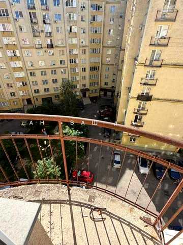 ПРОДАЖ просторої 3-кім. квартира, вул. Симоненка, р-н Арсен, Велес.