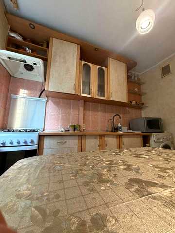Продам двокімнатну квартиру з ремонтом 2 поверх