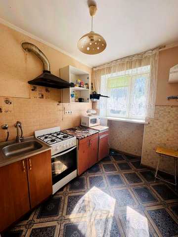 Продам центр 1-но кімнату квартиру  у м.Новий Розділ.