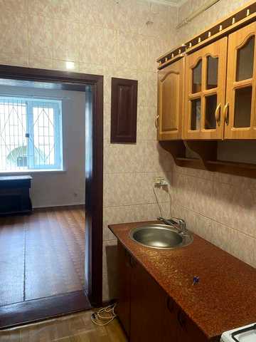 Аренда (Продаж) Центр 2 кім . квартири ( можнливо під офіс) від власника , вул. Перемоги