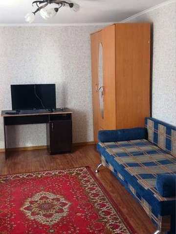 Здам однокімнатну частину будинку