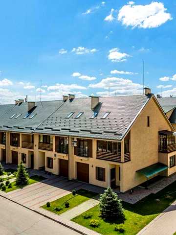 Просторий та комфортабельний двоповерховий таунхаус