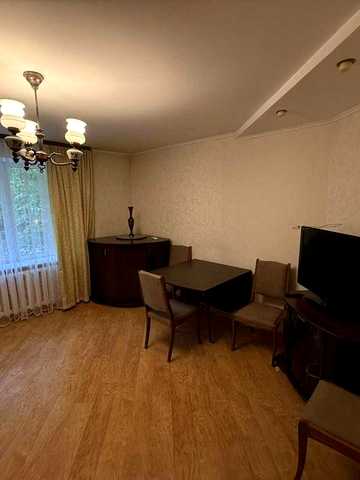 Здам в довгострокову оренду  3-кімн. Теремківська вул. 11, 66 м.кв