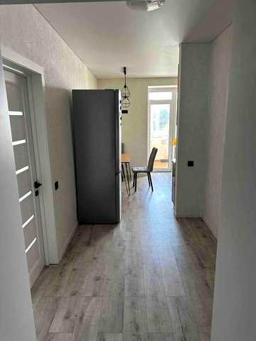 Простора 2-кімнатна квартира 80 м² у Пролісках — 5 хв до метро «Бориспільська»!