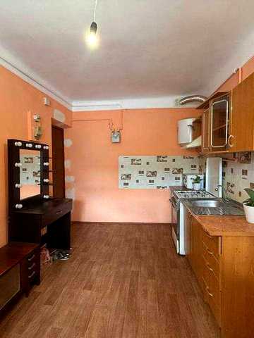 Продаж 2 кім.кв вул.Союзу Українок( Лобачевського)
