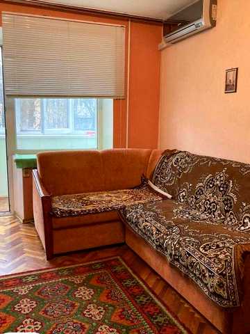 Здається 1 кімнатна кв. Сирець.