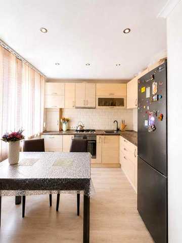Продаж 3 кім.кв. з ремонтом 60 м.кв у цегляному будинку по вул.Сечових Стрель.ців