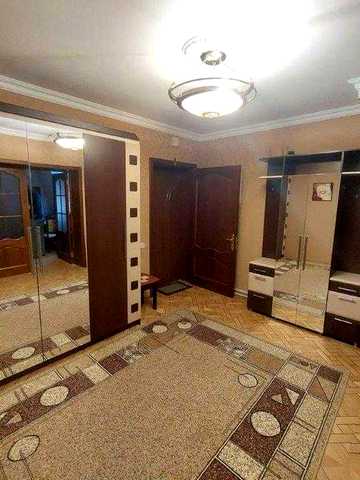 Поділ, пров. Ярославський. Оренда 2-к квартири  поруч з метро (120 м2)