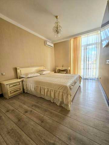 Оренда  квартири 43 кв. ЖК Комфорт таун Регенераторна 4 корп 3