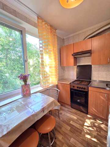 Продам  3х к.кв метро Холодная Гора