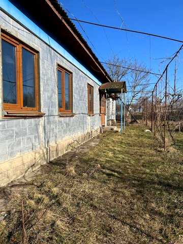 Договірна Продається житловий будинок у смт Завалля, 150 метрів до річки Південний Буг.
