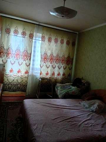 Продам 2-х кімнатну квартиру м-н 4-66 5/5