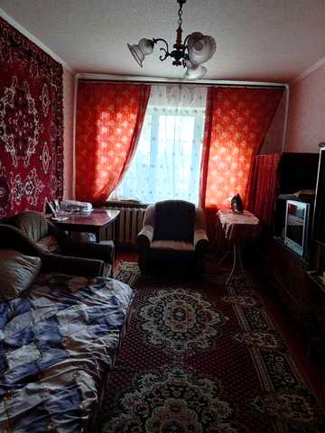 Продам 2-х кімнатну квартиру м-н 4-66 5/5