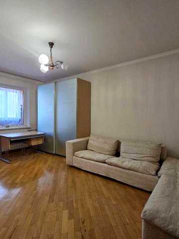 продаж квартири вул. Новаторів 22 в