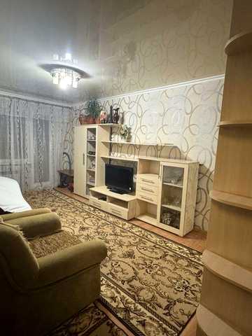 Квартира на 17 кварталі, 1-кімнатна, від хазяїна, мебльована з технікою.
