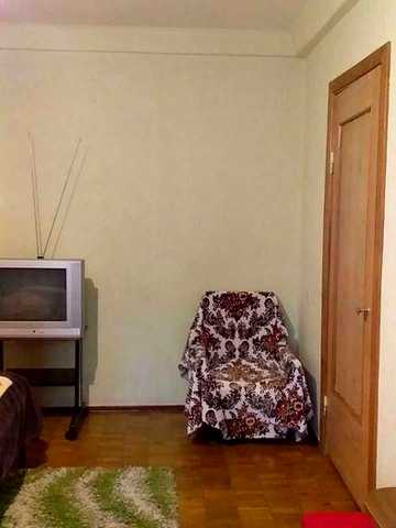 Оренда гостинки біля метро | вул. Героїв Полку Азов, 32Б