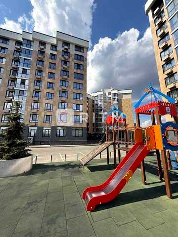 Продається простора 2-кімнатна квартира на 8 поверсі у сучасному ЖК «Оселя Парк».