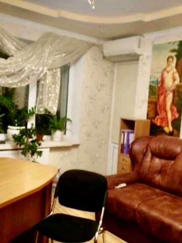 Здам 4 кімнатну квартиру в центрі