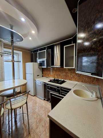 Продам 3х кімнатну квартиру 2 поверх/9, вул.Рожева