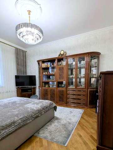 бульвар Верховної Ради, 13// 2-к квартира в сталінці 58 м²//ПОВНОЦІННЕ УКРИТТЯ, БУДИНОК ГАЗОФІКОВАНИЙ! ПІД ЧАС БЛЕКАУТІВ ПРАЦЮЄ ІНТЕРНЕТ!