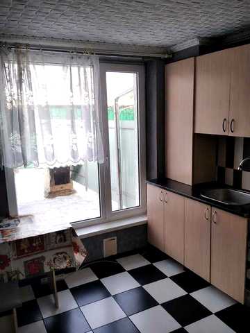 Продаж 2 кім. квартири в приватному секторі. 6 сот. + гараж. Климівка  №2575