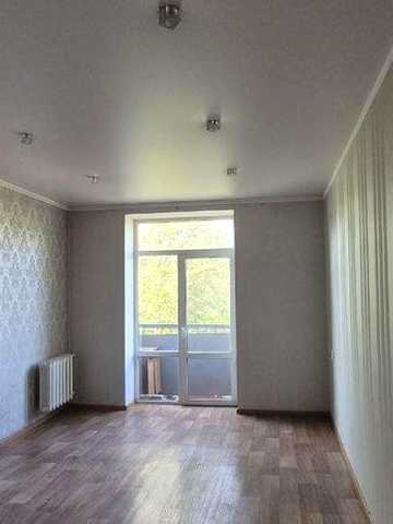Терміново  2-кімн. сталінка, 55кв.м,  вул. Кирило-Мефодіївська, 1,  3 поверх