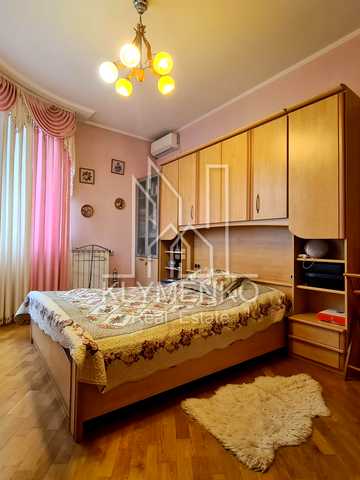 Володимира Івасюка просп. (Героїв Сталінграду), 10-А