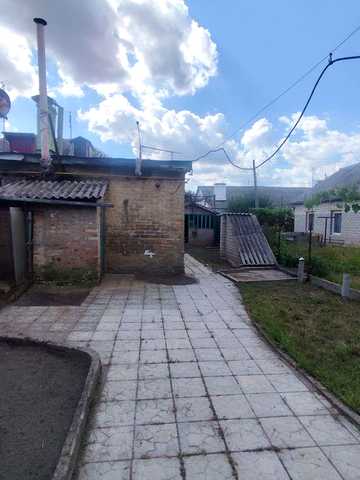 продам 1/2 будинка р-н Казбету