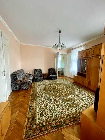 Квартира 2-кімнатна  в центрі