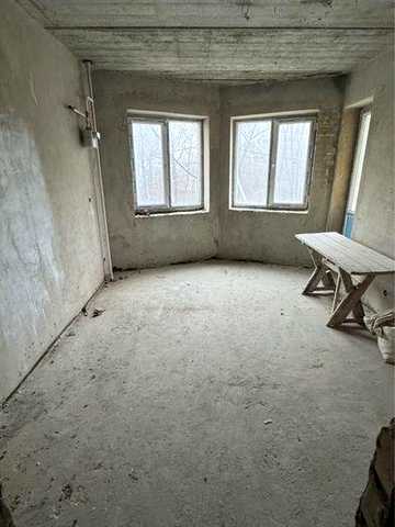 Квартира , без ремонту , 87м2 , 3 кімнати