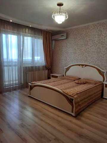 Без КОМІСІЇ Здам 2-кімнатну квартиру біля метро Виставковий центр
