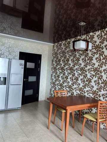 Здається 2х кімнатна квартира від власника по вулиці ревуцького