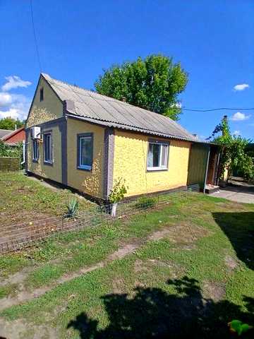 Продам будинок в затишному селі, недалеко від міста