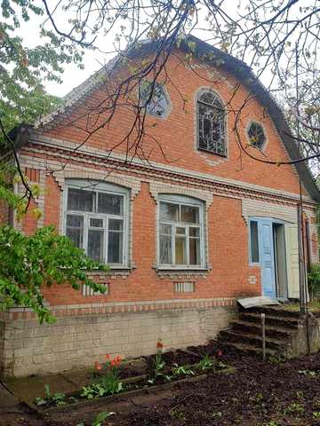 Будинок в смт Тростянець