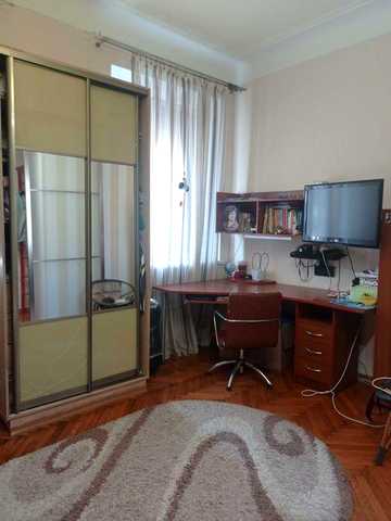 Сдав в долгосрочную аренду 3к. кв. 86 метров. Центр. Рядом метро